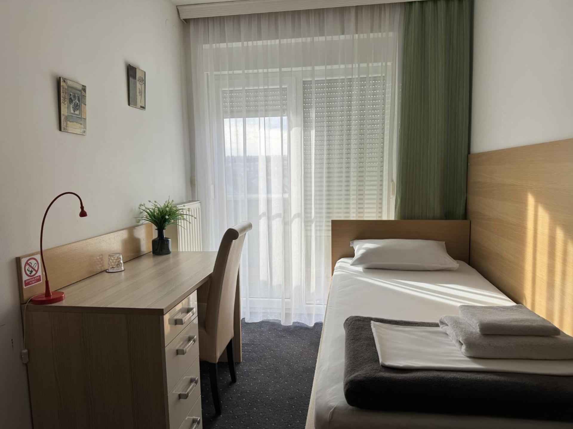 Pansion Komfor Fitea Osijek Zewnętrze zdjęcie