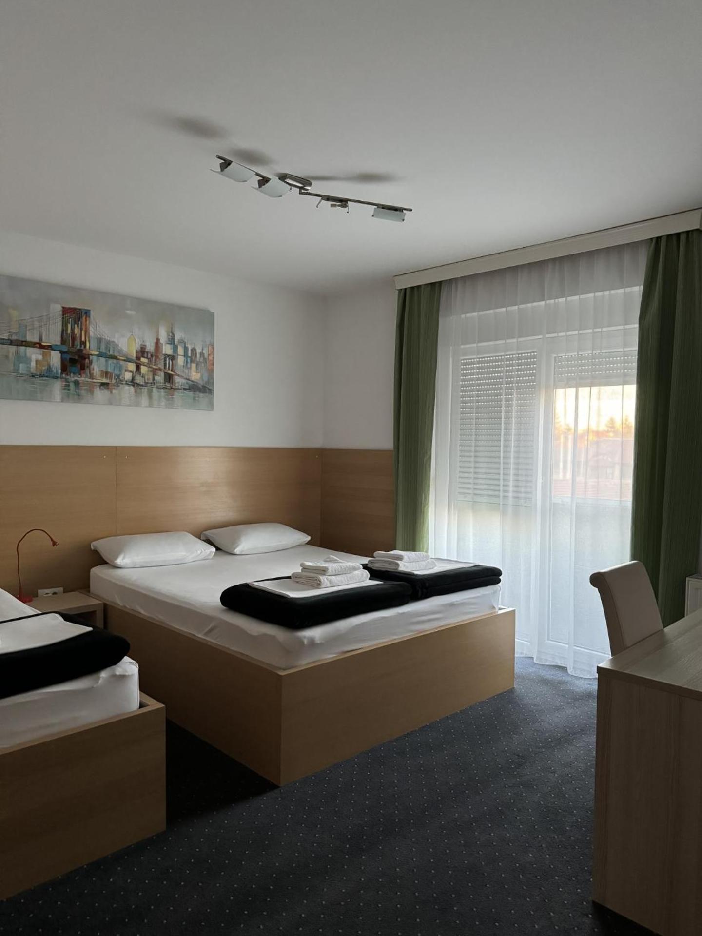 Pansion Komfor Fitea Osijek Zewnętrze zdjęcie